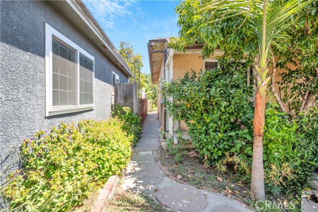 11028 Condon Avenue, Inglewood CA: https://media.crmls.org/medias/1583a6d2-beb3-47ec-ba8b-2e361f2c6c7c.jpg