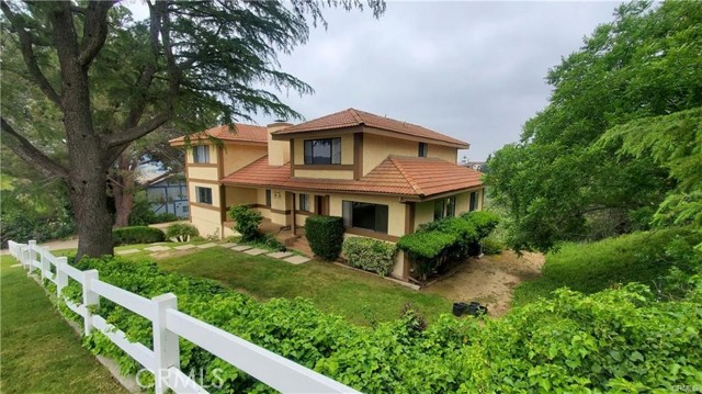 Detail Gallery Image 2 of 20 For 2721 Broken Feather, Diamond Bar,  CA 91765 - 3 Beds | 3 Baths