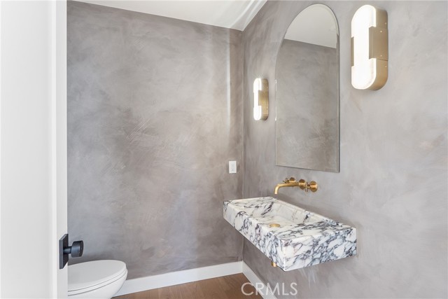 3924 Dublin Avenue, Los Angeles CA: https://media.crmls.org/medias/15853b5b-38b8-4ac9-a44c-047459628f94.jpg