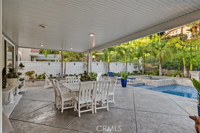 12 La Perla, Lake Forest CA: https://media.crmls.org/medias/15858a94-b3e1-48be-b8fc-38c28d585801.jpg