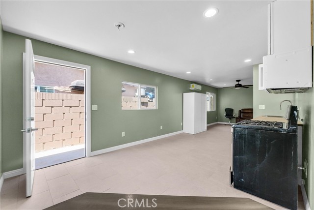 Detail Gallery Image 18 of 23 For 2513 W Occidental, Santa Ana,  CA 92704 - 3 Beds | 1/1 Baths