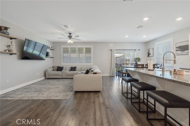 Detail Gallery Image 12 of 41 For 3531 E Laura Ct, Visalia,  CA 93292 - 3 Beds | 2 Baths