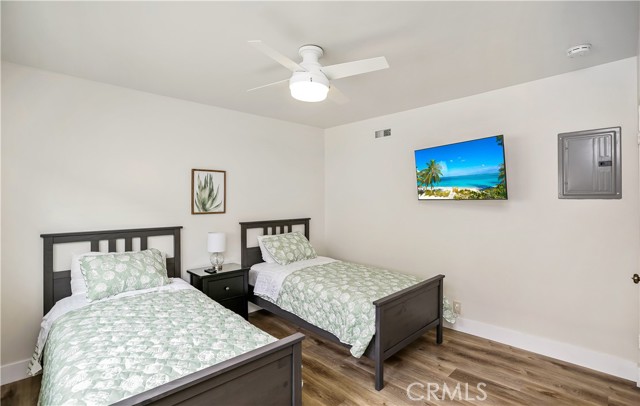 617 Iris Avenue, Corona del Mar CA: https://media.crmls.org/medias/15884445-a971-43d2-abb6-4a4f9aad30ef.jpg