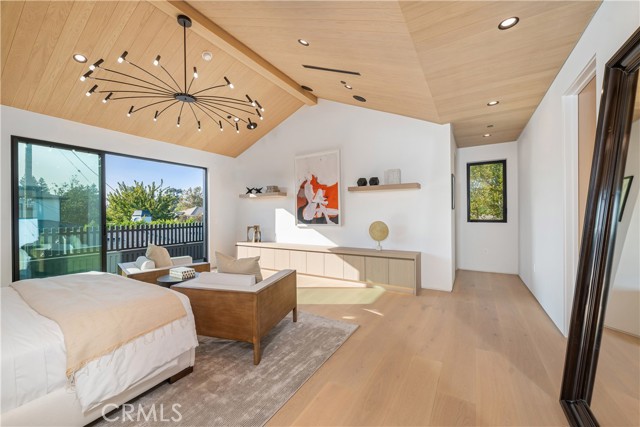 Detail Gallery Image 20 of 48 For 5163 Valjean Ave, Encino,  CA 91436 - 6 Beds | 6/1 Baths