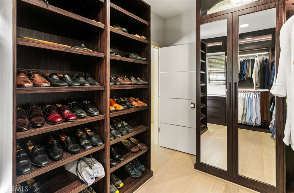 MLS #OC25243202 image #24