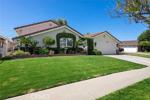 12805 Meadow Green Rd, La Mirada, CA 90638