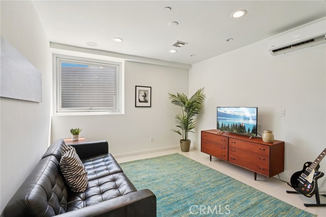 Detail Gallery Image 34 of 45 For 3640 Roseview Ave, Los Angeles,  CA 90065 - 3 Beds | 3 Baths