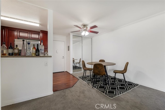 Detail Gallery Image 10 of 31 For 21450 Burbank Bld #203,  Woodland Hills,  CA 91367 - 1 Beds | 1 Baths