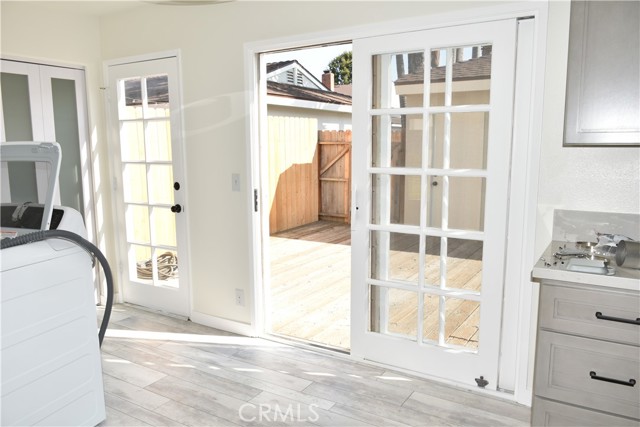 Detail Gallery Image 4 of 23 For 8195 Eastport Dr, Huntington Beach,  CA 92646 - 3 Beds | 2/1 Baths