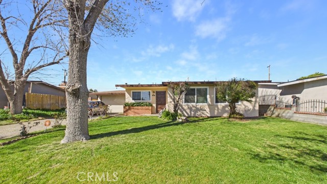 Detail Gallery Image 3 of 38 For 1529 E Avenue Q6, Palmdale,  CA 93550 - 4 Beds | 2 Baths