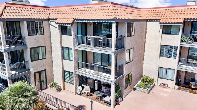 201 Bay Shore Avenue, Long Beach CA: https://media.crmls.org/medias/158dddfa-9425-477d-819c-884c8176b5c4.jpg