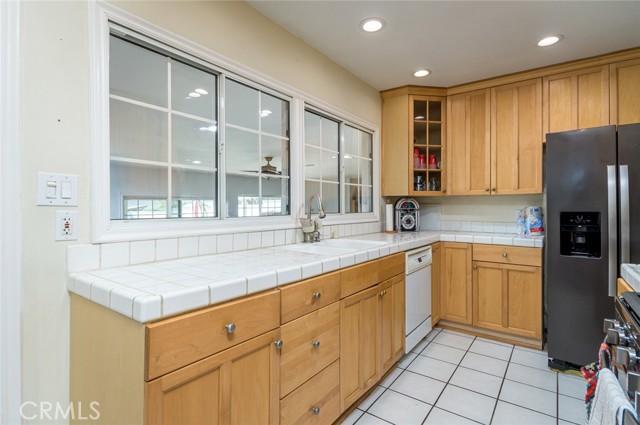 Detail Gallery Image 11 of 32 For 15006 San Jose St, –,  CA 91345 - 3 Beds | 1 Baths