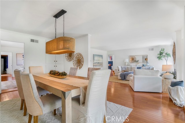 28231 Trailriders Drive, Rancho Palos Verdes CA: https://media.crmls.org/medias/158f3aa2-8cc3-455f-8907-b932387af063.jpg
