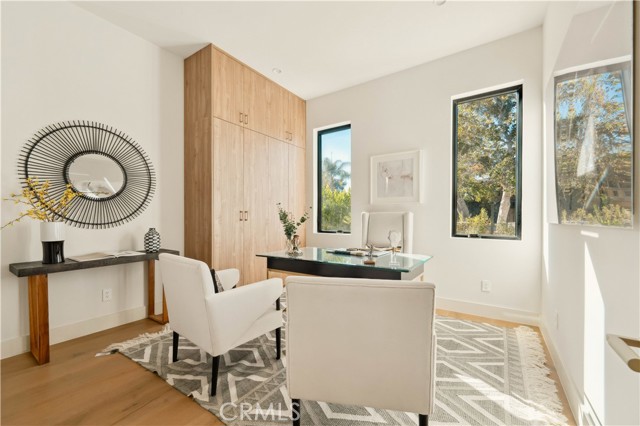 Detail Gallery Image 18 of 44 For 5136 Nagle Ave, Sherman Oaks,  CA 91423 - 6 Beds | 6/2 Baths