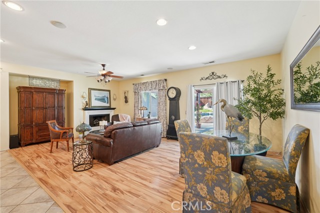 Detail Gallery Image 12 of 39 For 25644 Mountain Glen Cir, Menifee,  CA 92585 - 4 Beds | 2 Baths