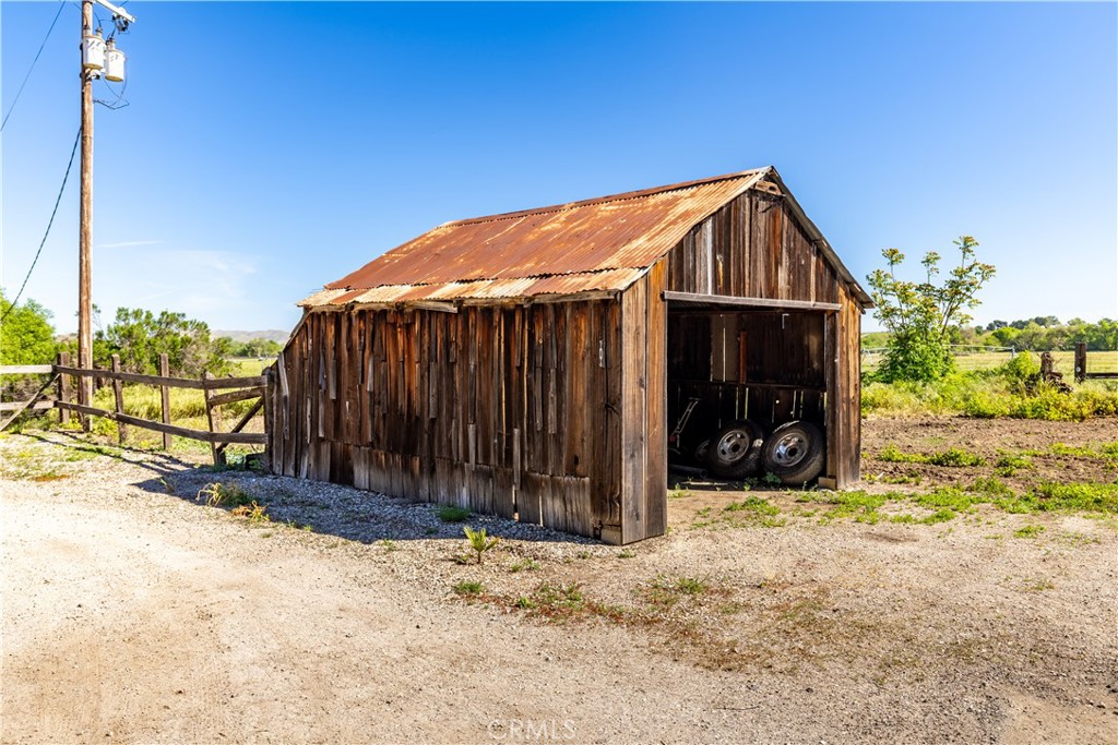 https://media.crmls.org/medias/15909359-70b6-4331-92b0-eb861764ee85.jpg?preset=X-Large