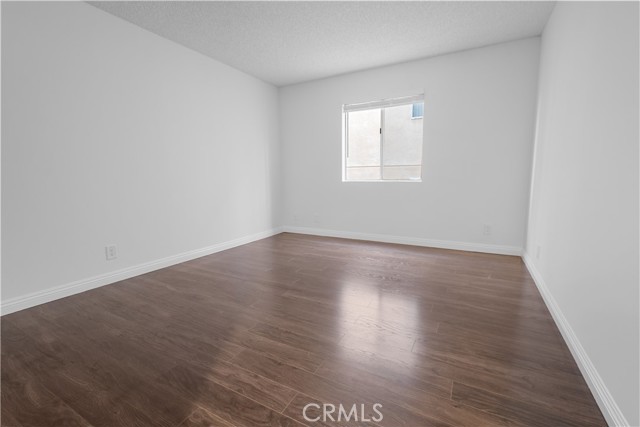 433 S Manhattan, Los Angeles CA: https://media.crmls.org/medias/1590ca31-d7a2-4f91-81d7-05f72d8e410a.jpg