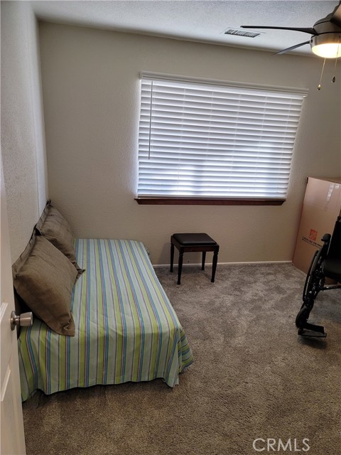 21291 Ramona Avenue, Apple Valley CA: https://media.crmls.org/medias/15913079-8b67-4bd5-a511-f6cda6111c16.jpg
