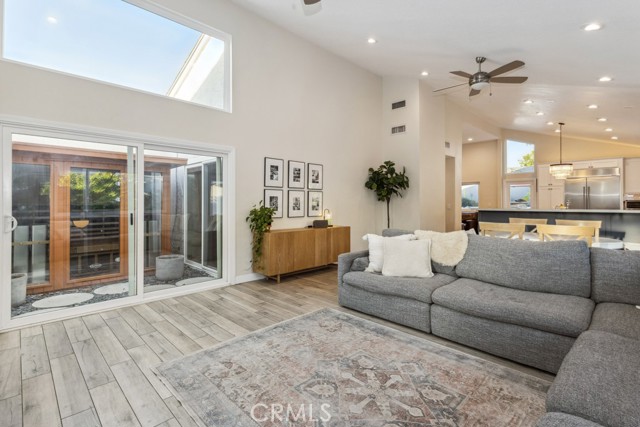 2176 N Pami Circle, Orange CA: https://media.crmls.org/medias/1591cf27-65a0-4b4c-aff7-72cbf4cc25ef.jpg