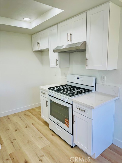 Detail Gallery Image 2 of 17 For 2380 Benidorm Cir, Corona,  CA 92879 - 3 Beds | 3 Baths