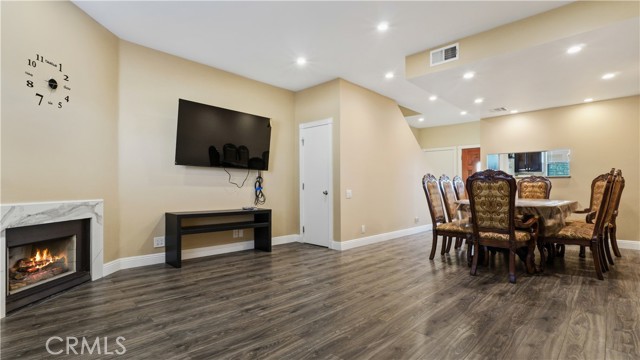 Front Image Thumbnail for CRSR26043688