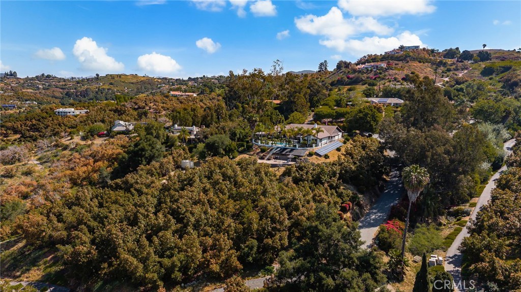 https://media.crmls.org/medias/1592023b-5f47-4282-a2ed-535c31b2835b.jpg?preset=X-Large