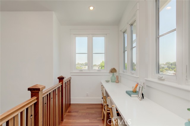 647 15th Street, Manhattan Beach, California 90266, 5 Bedrooms Bedrooms, ,4 BathroomsBathrooms,Residential,Sold,15th,SB21178358