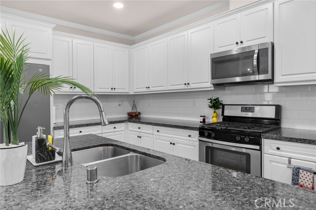 3134 E La Avenida Drive, Ontario CA: https://media.crmls.org/medias/15931d2d-c072-4ff3-8039-c2822e952a18.jpg