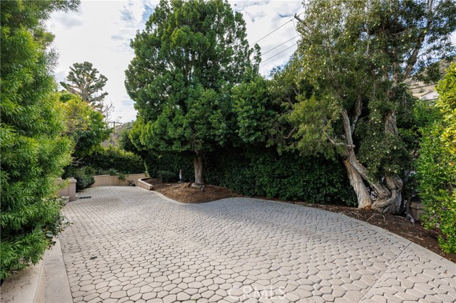 Detail Gallery Image 20 of 38 For 2072 Coldwater Canyon, Beverly Hills,  CA 90210 - 4 Beds | 4/1 Baths