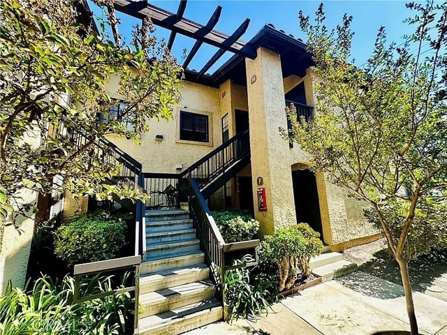 25651 Unit E Indian Hill Ln, Laguna Hills CA: https://media.crmls.org/medias/1593d5e7-76b6-469d-b73a-5a807fcee143.jpg
