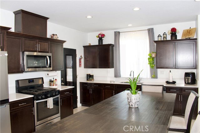 4136 N Vaughan Avenue, Fresno CA: https://media.crmls.org/medias/1594881f-54ea-4ec9-86c6-a05cf746c4e6.jpg