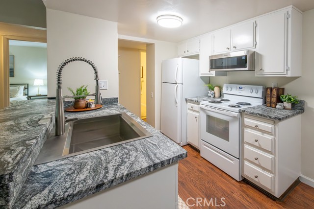 Detail Gallery Image 4 of 24 For 555 Vallombrosa #39,  Chico,  CA 95926 - 1 Beds | 1 Baths