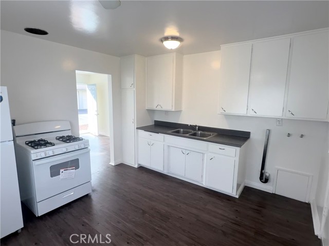 Detail Gallery Image 7 of 19 For 24638 Eshelman #1/4,  Lomita,  CA 90717 - 2 Beds | 1 Baths