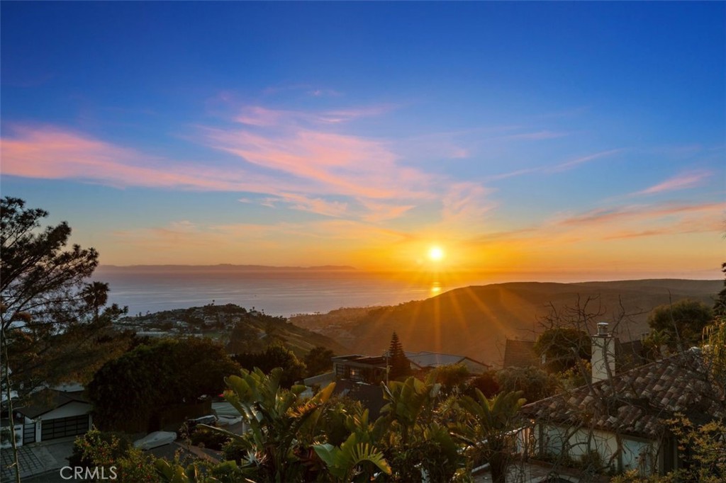 https://media.crmls.org/medias/15956a2c-f03b-4883-9564-dab1f66e51e2.jpg?preset=X-Large