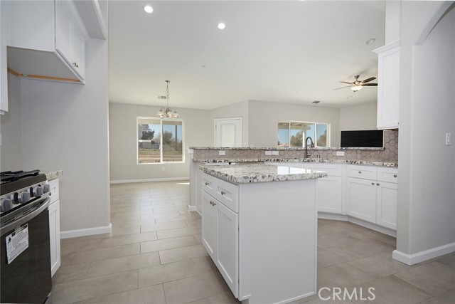 Detail Gallery Image 9 of 30 For 17796 Valencia St, Hesperia,  CA 92345 - 4 Beds | 2/1 Baths