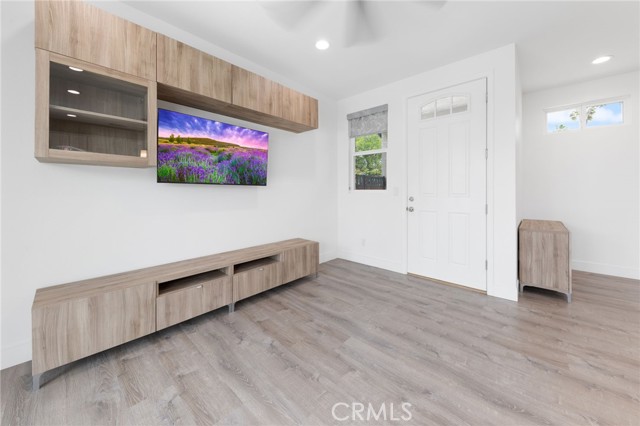 Detail Gallery Image 7 of 24 For 1572 Coolcrest Avenue, Upland,  CA 91786 - 1 Beds | 1 Baths