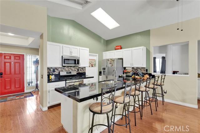 Detail Gallery Image 14 of 48 For 14405 Cedar, Hesperia,  CA 92344 - 4 Beds | 2 Baths