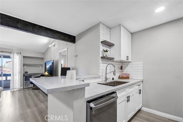 21800 Schoenborn, 260 photo 10
