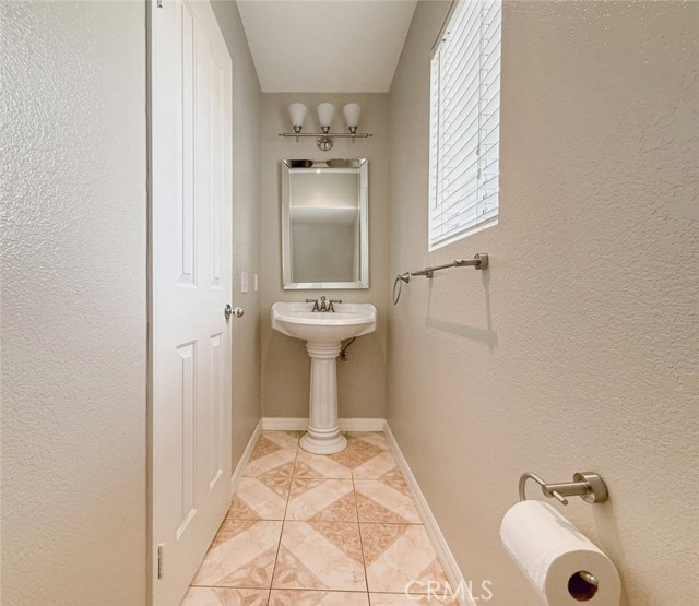 Detail Gallery Image 26 of 27 For 25517 Chisom Ln, Stevenson Ranch,  CA 91381 - 4 Beds | 2/1 Baths