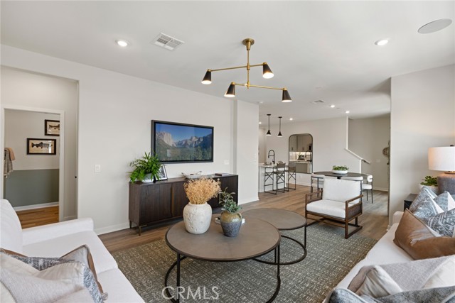 Detail Gallery Image 5 of 18 For 12250 Mirasol Loop #H,  El Monte,  CA 91732 - 3 Beds | 3/1 Baths