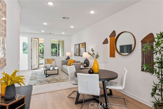 Detail Gallery Image 8 of 34 For 1178 Santo Antonio Dr, Colton,  CA 92324 - 2 Beds | 2/1 Baths