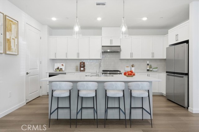 Detail Gallery Image 8 of 33 For 2378 Channel Drive #105,  Ventura,  CA 93003 - 4 Beds | 2/1 Baths