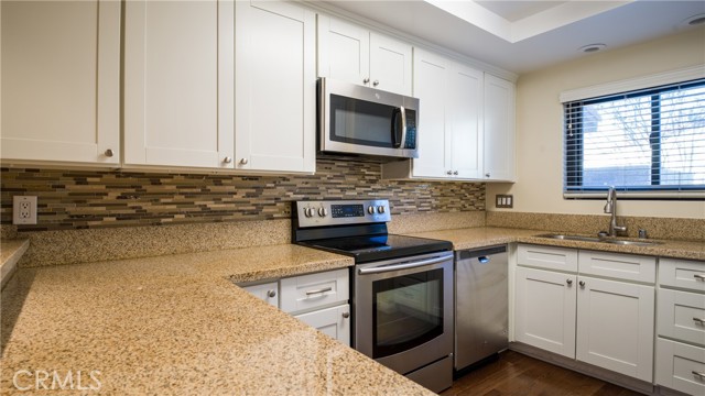 Detail Gallery Image 11 of 38 For 635 E Palm Ave, Redlands,  CA 92374 - 3 Beds | 2/1 Baths