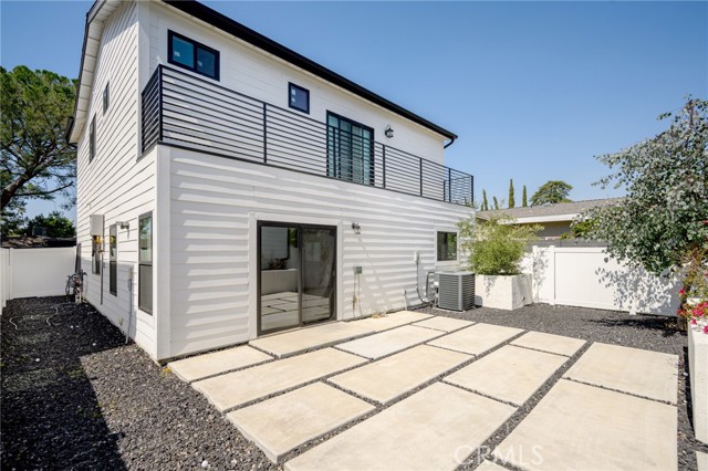 5826 Craner Avenue, North Hollywood CA: https://media.crmls.org/medias/159ad041-0b7a-4fad-821f-545564733c25.jpg