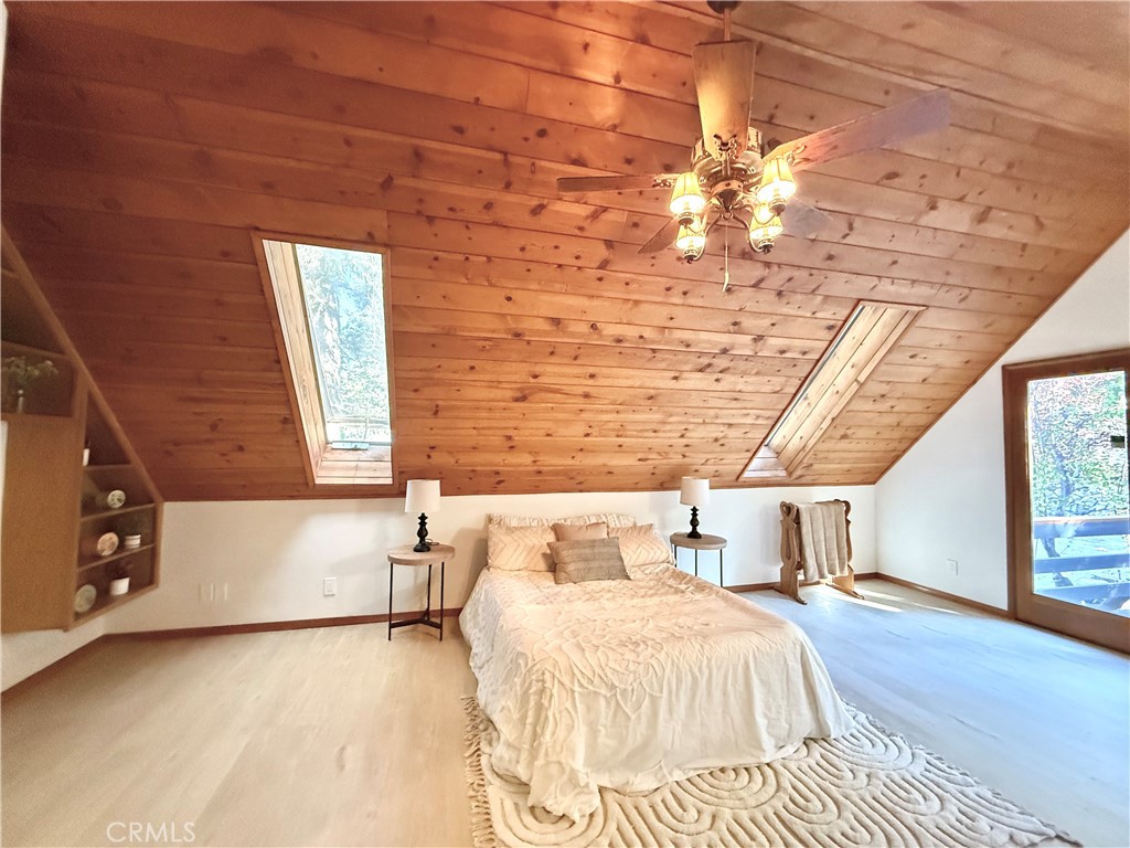 https://media.crmls.org/medias/159b819e-d97f-4b9c-ba13-011edbcf4e33.jpg?preset=X-Large