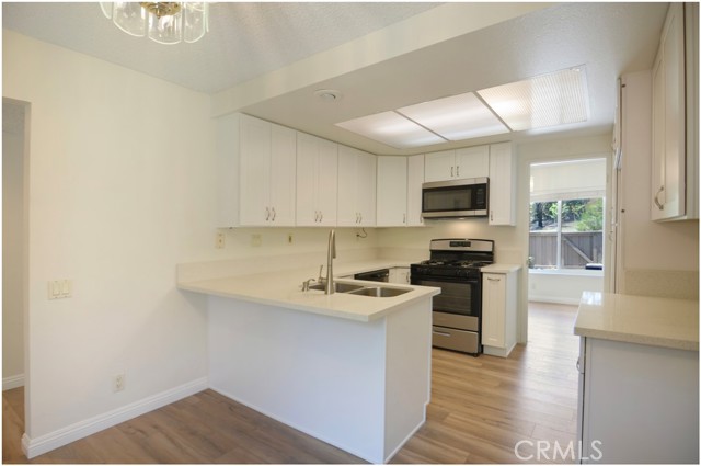 Detail Gallery Image 7 of 21 For 2656 Monterey Pl, Fullerton,  CA 92833 - 3 Beds | 2/1 Baths