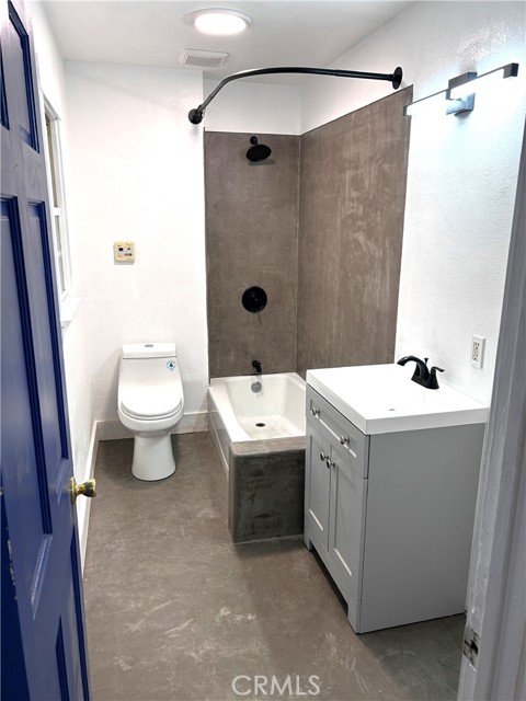 170 N Holliston Avenue, Pasadena CA: https://media.crmls.org/medias/159cdf0c-6721-4159-a60c-47baa7b35f96.jpg