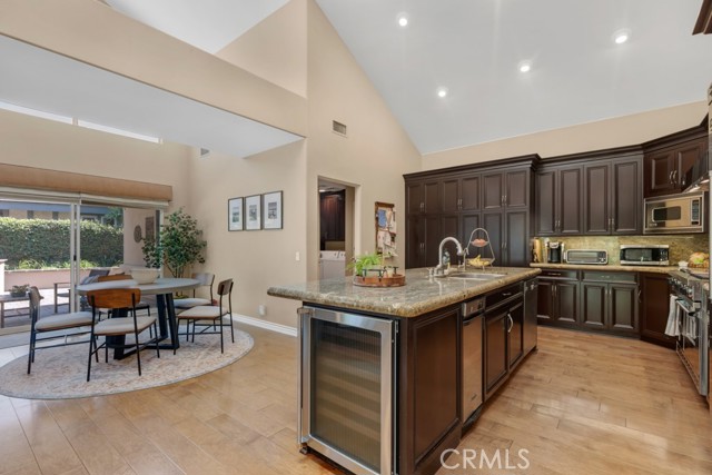 Detail Gallery Image 12 of 60 For 4228 Saddlecrest Ln, Westlake Village,  CA 91361 - 4 Beds | 3/1 Baths