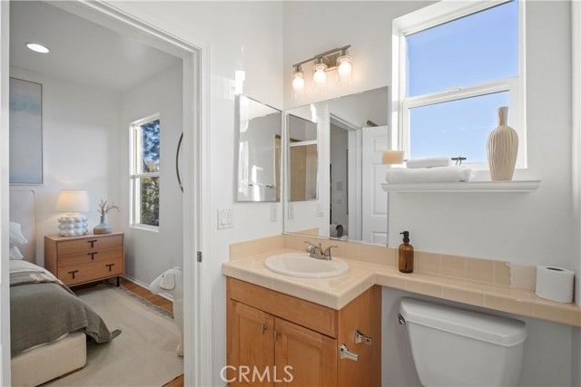 Image 37 of 63 For 907 Deerhill Road