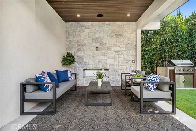 Detail Gallery Image 25 of 52 For 4634 Cedros Ave, Sherman Oaks,  CA 91403 - 4 Beds | 5/1 Baths